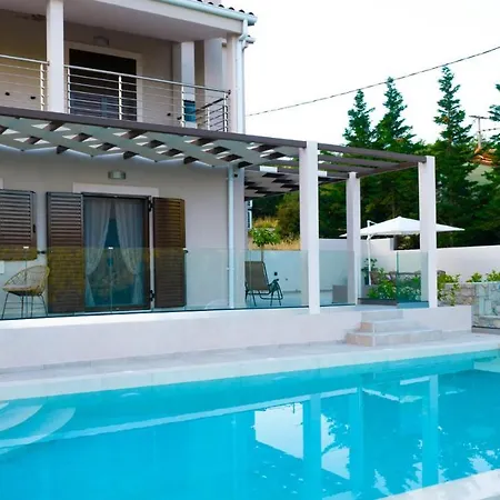 Tony's With Private Pool In Komilio Lefkada ヴィラ
